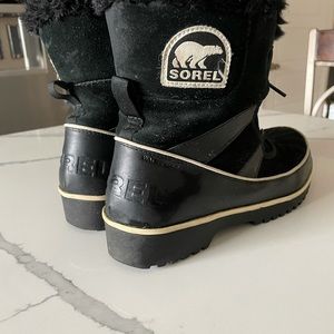 SOREL NL-2089 Women's Tivoli II Suede BOOT Black